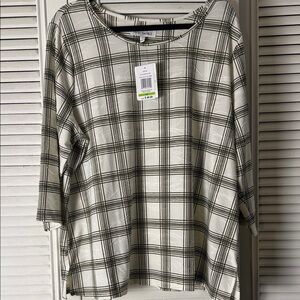 Stylish Black and White Plaid Blouse